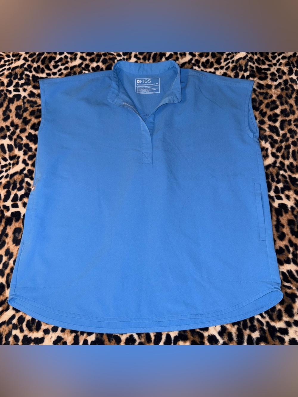FIGS Women’s XS Rafaela Oversized Scrub Top